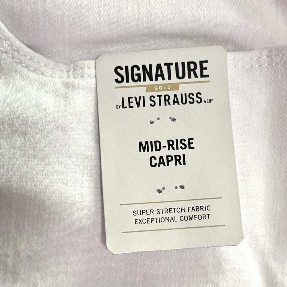 Levi Strauss Signature Gold MidRise Slim Fit Capri Stretch White Jean Plus Sz 24 - Picture 10 of 12